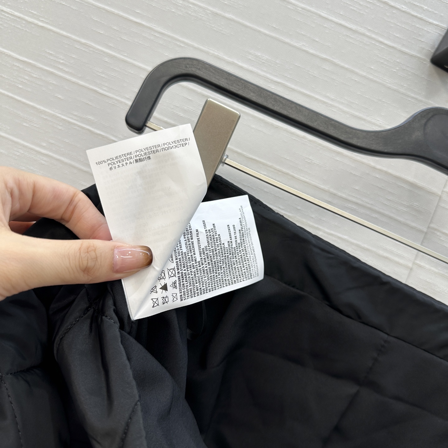 爆款推荐💕Pra*秋冬新品！间棉菱格短半裙！进口再生尼龙面料！金属三角标低调又时髦！经典小A版型剪裁百搭