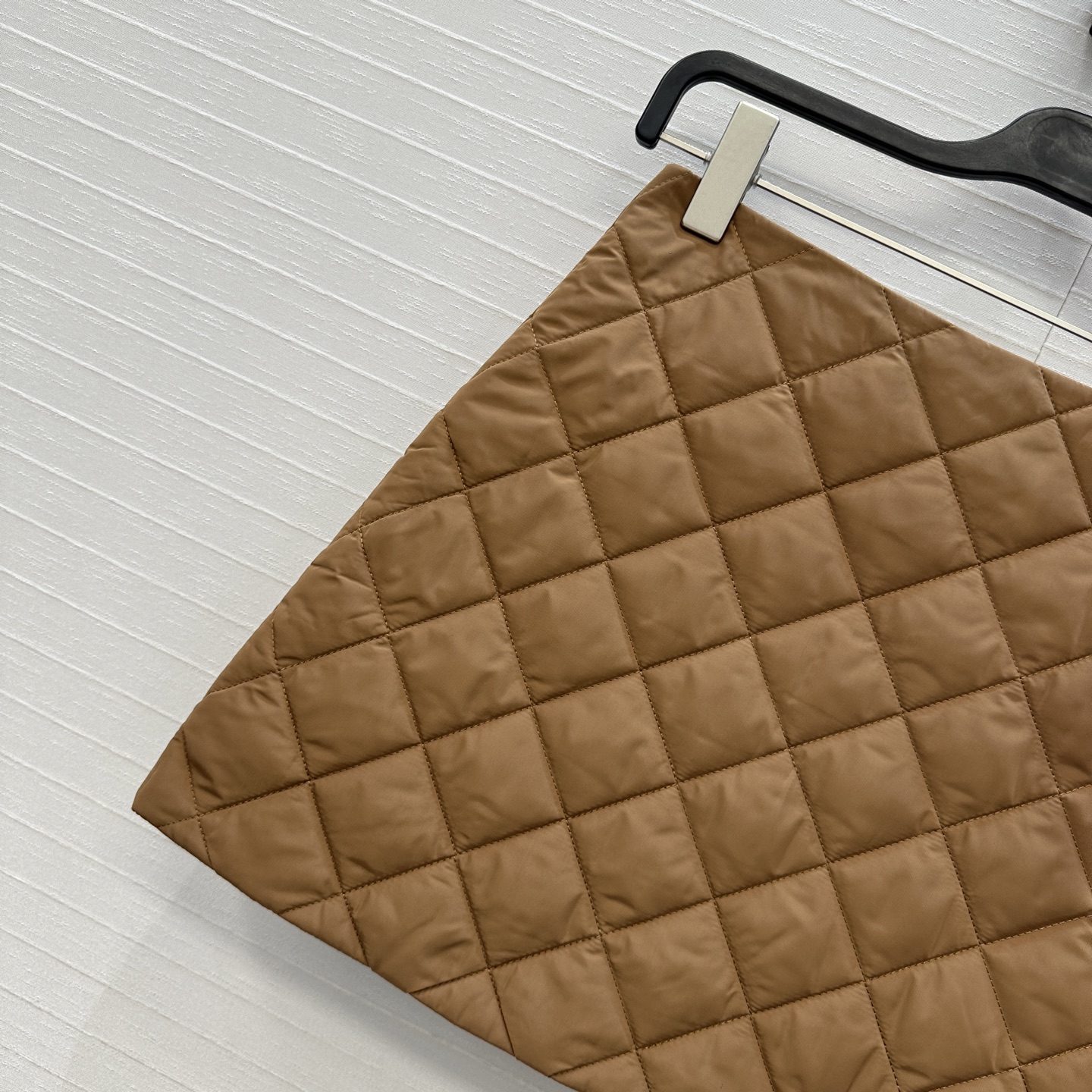 爆款推荐💕Pra*秋冬新品！间棉菱格短半裙！进口再生尼龙面料！金属三角标低调又时髦！经典小A版型剪裁百搭