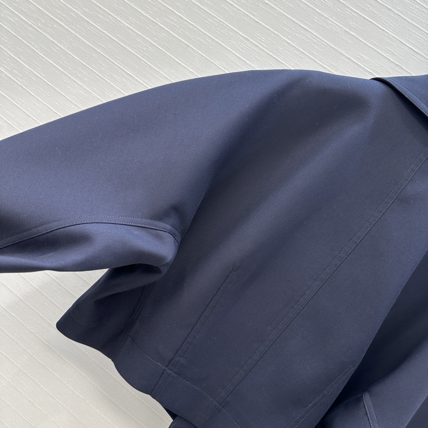 独家首发💕高端原单品质，BV长期主义。巴恩风休闲时髦穿搭！25s早秋新品午夜蓝夹克外套！进口100%小羊