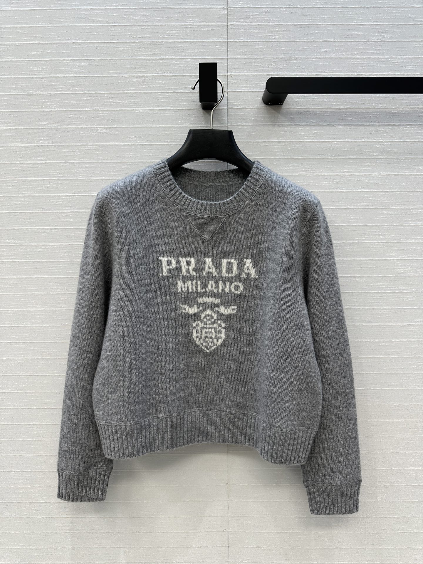 独家首发❤️高端原单品质 PR时髦精穿搭新品羊绒毛衣，极简主义叠搭高级单品，嵌花撞色字母低调奢华，气质减