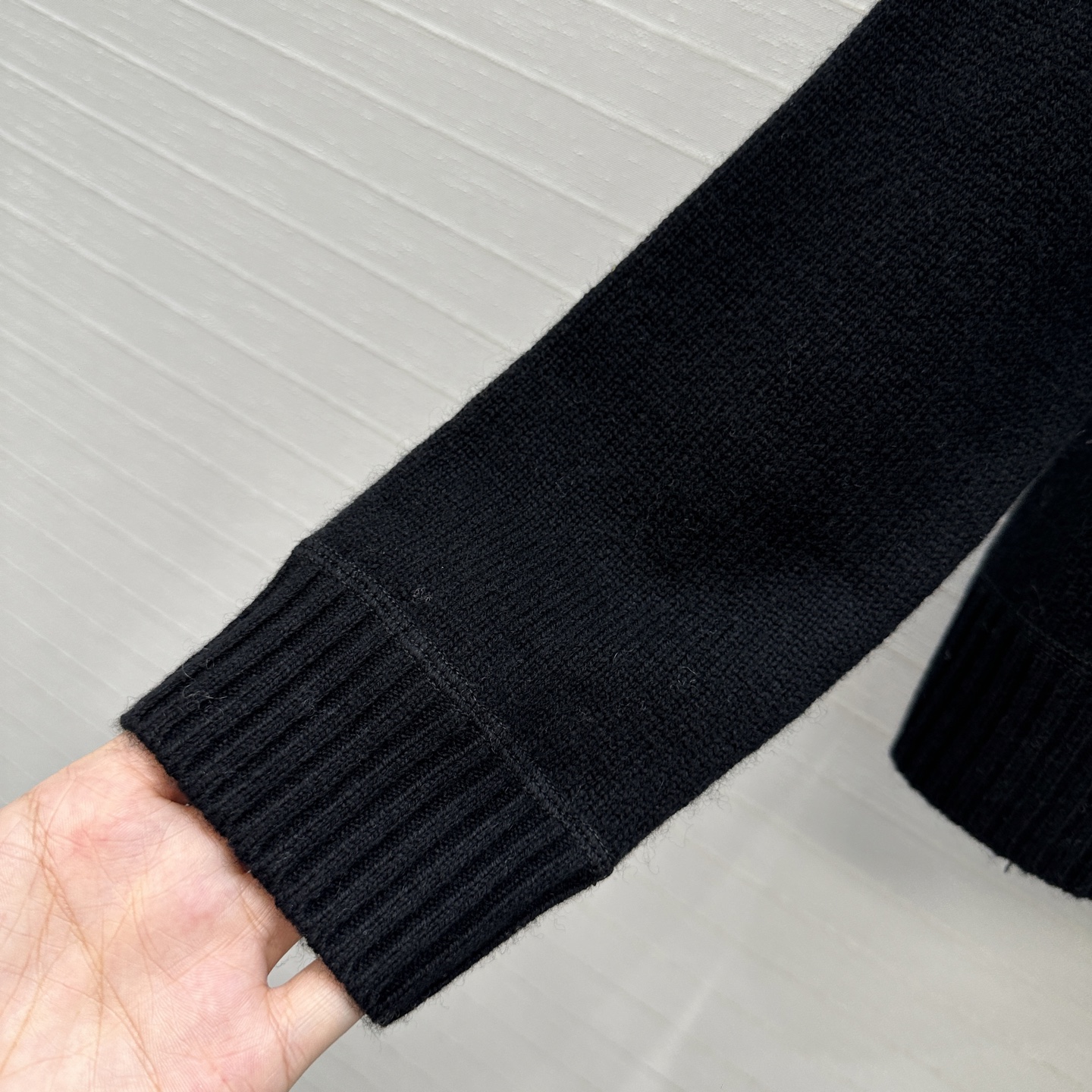 独家首发❤️高端原单品质 PR时髦精穿搭新品羊绒毛衣，极简主义叠搭高级单品，嵌花撞色字母低调奢华，气质减