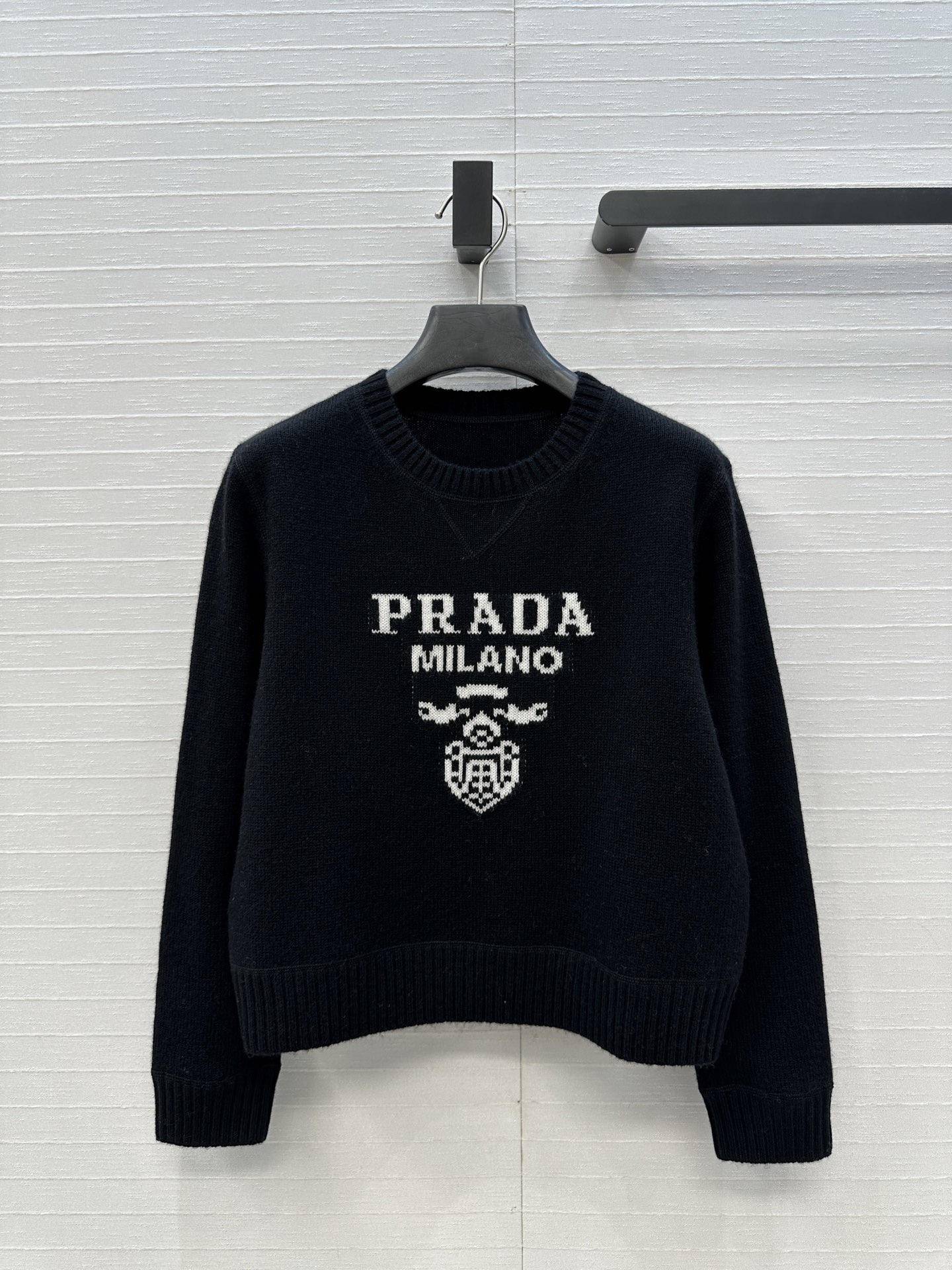 独家首发❤️高端原单品质 PR时髦精穿搭新品羊绒毛衣，极简主义叠搭高级单品，嵌花撞色字母低调奢华，气质减