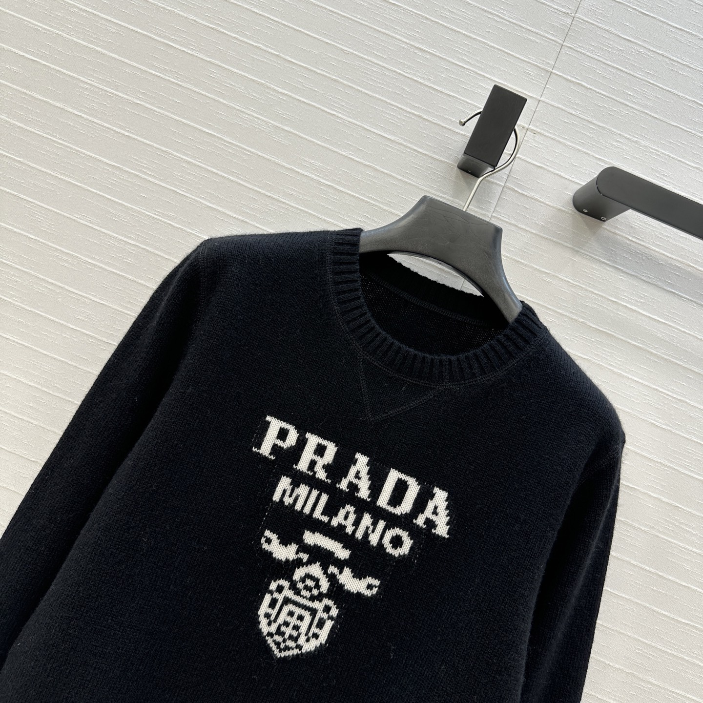 独家首发❤️高端原单品质 PR时髦精穿搭新品羊绒毛衣，极简主义叠搭高级单品，嵌花撞色字母低调奢华，气质减