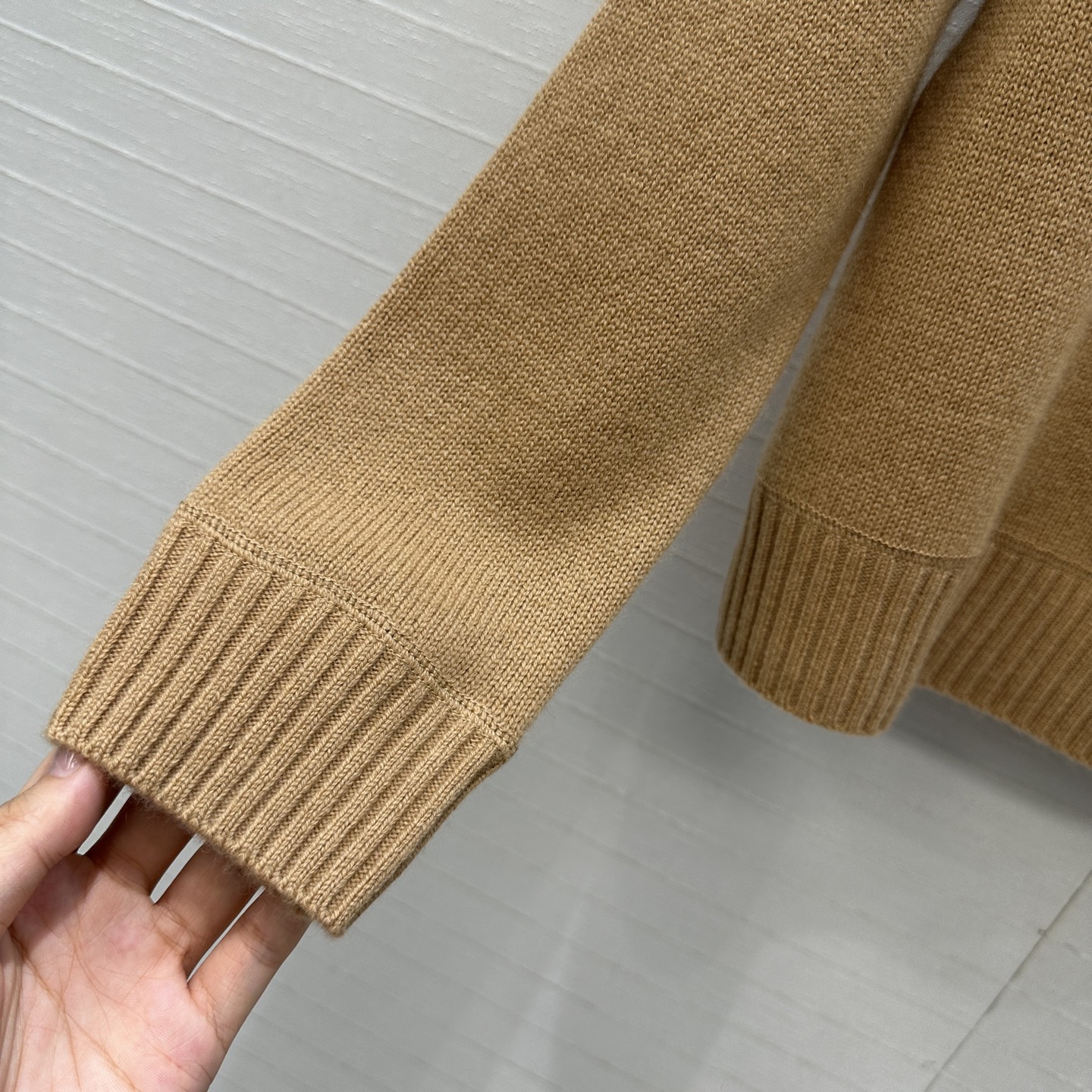 独家首发❤️高端原单品质 PR时髦精穿搭新品羊绒毛衣，极简主义叠搭高级单品，嵌花撞色字母低调奢华，气质减