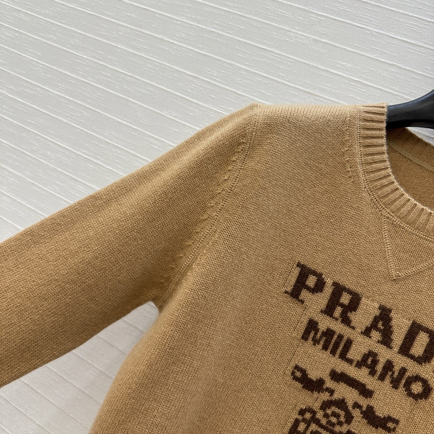 独家首发❤️高端原单品质 PR时髦精穿搭新品羊绒毛衣，极简主义叠搭高级单品，嵌花撞色字母低调奢华，气质减