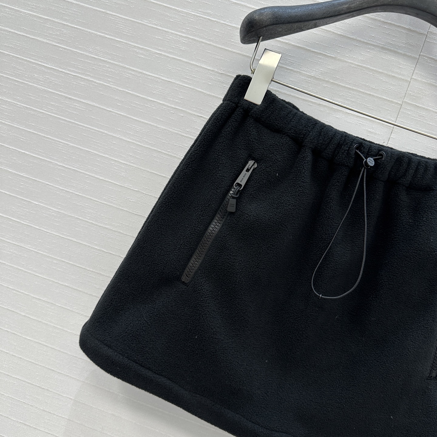 强烈推荐❤️miu系运动少女风穿搭 摇粒绒短半裙！刺绣字母logo低调奢华！经典抽绳腰设计H版型百搭不挑