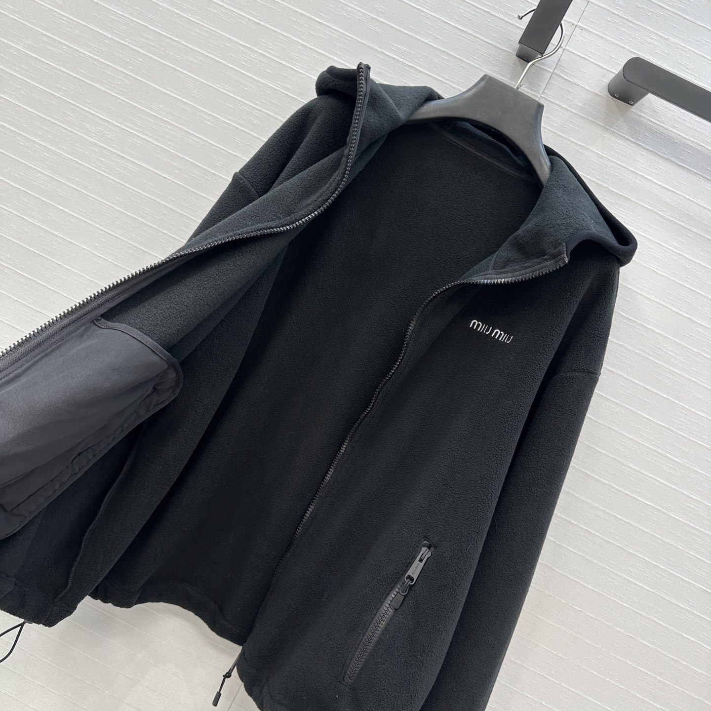 强烈推荐❤️miu系运动少女风穿搭 摇粒绒连帽拉链外套！宽松休闲版型百搭不挑人！经典抽绳调节设计上身随性