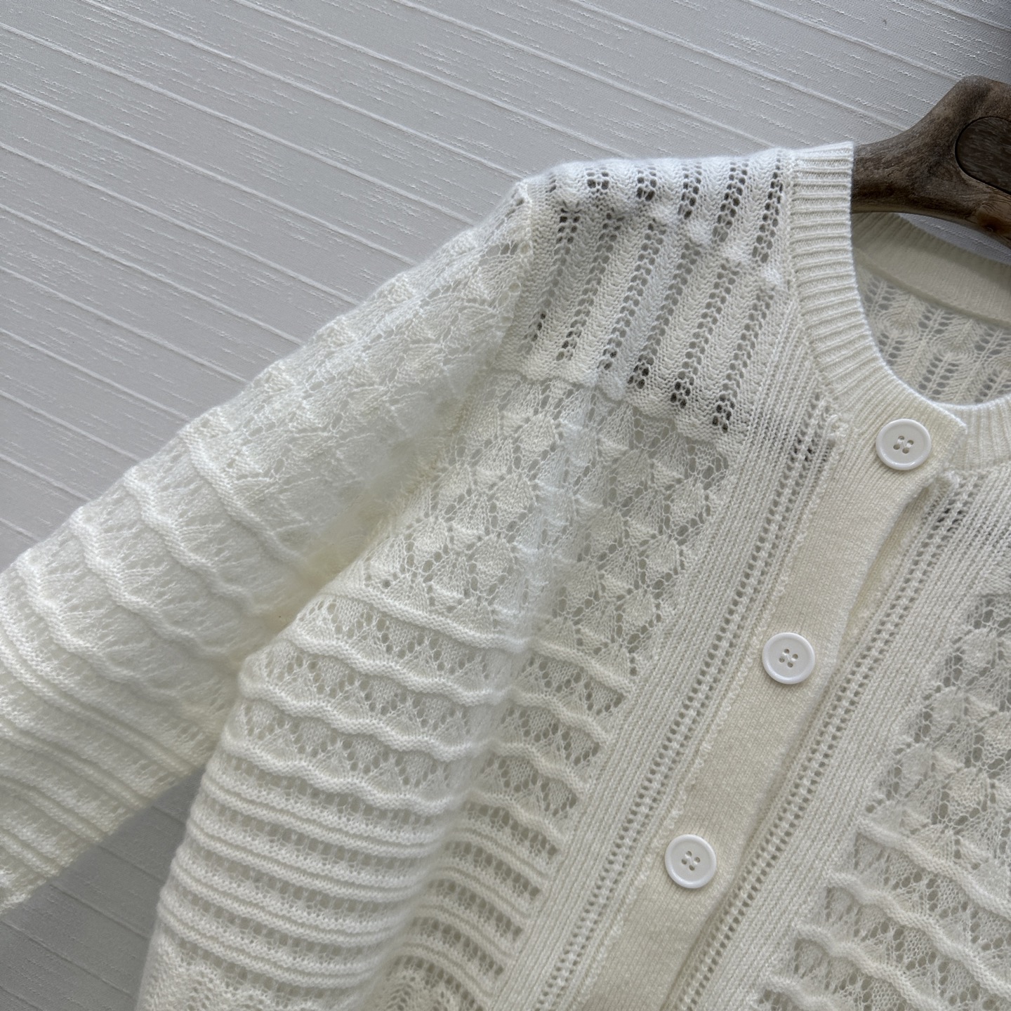 爆款推荐❤️高端品质，Loro Piana高智感穿搭❤️25s早秋新品白月光羊绒钩织外套，镂空立体勾织花