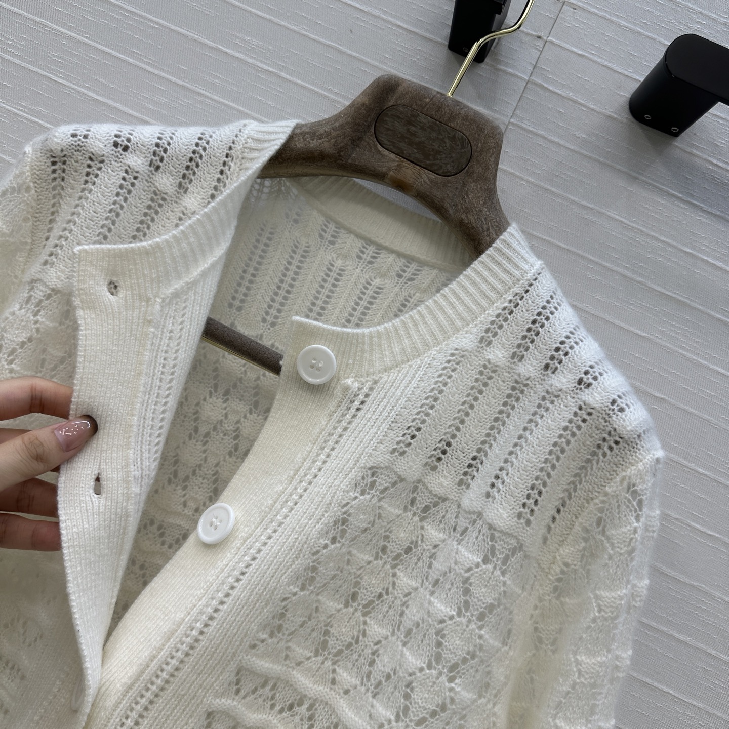 爆款推荐❤️高端品质，Loro Piana高智感穿搭❤️25s早秋新品白月光羊绒钩织外套，镂空立体勾织花