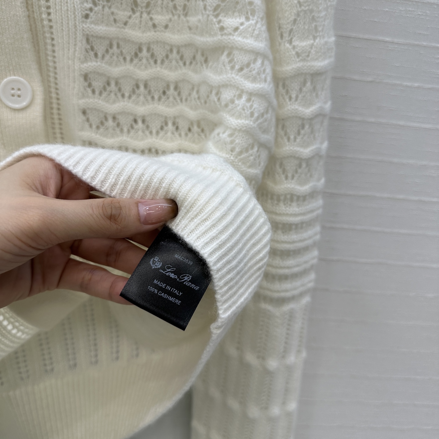 爆款推荐❤️高端品质，Loro Piana高智感穿搭❤️25s早秋新品白月光羊绒钩织外套，镂空立体勾织花