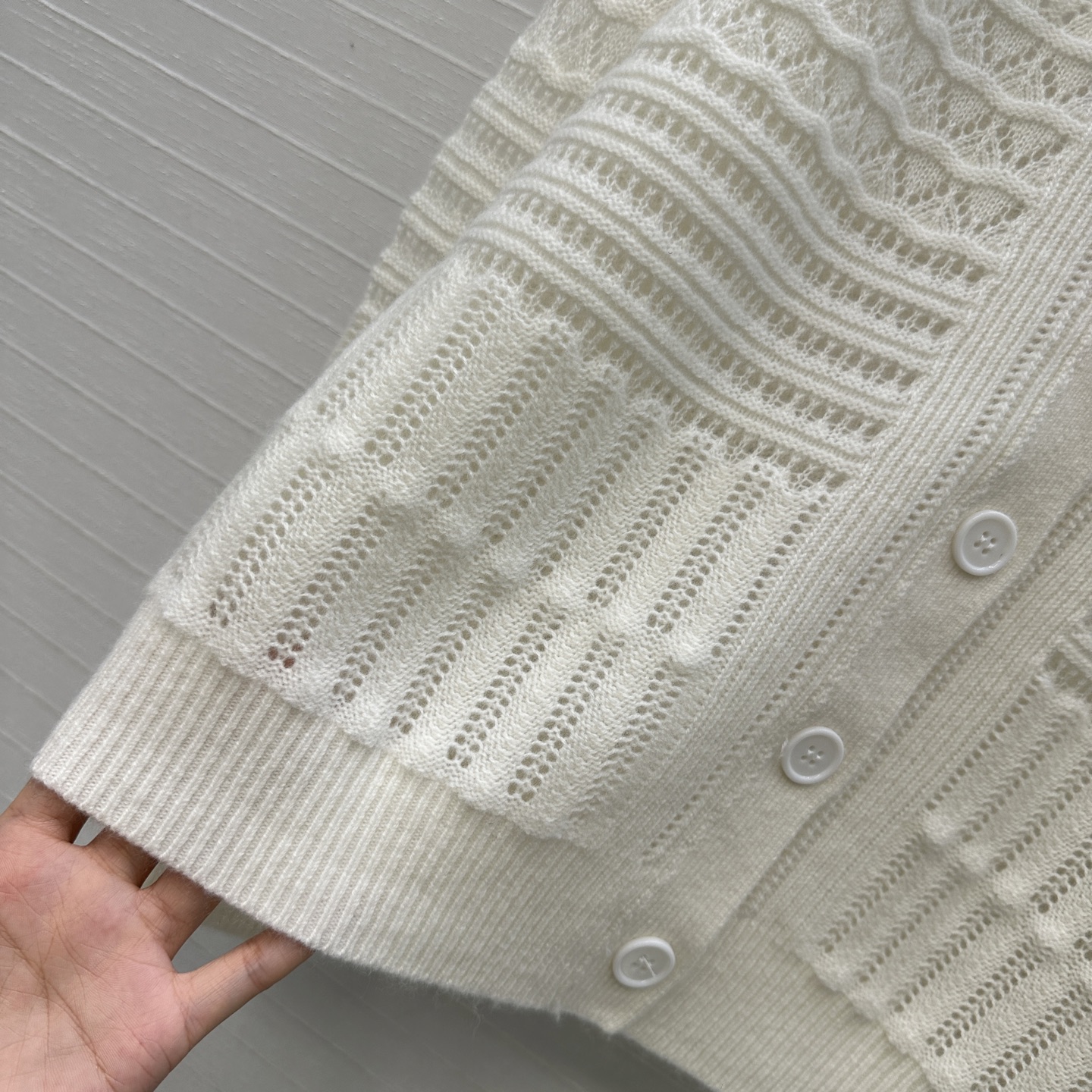 爆款推荐❤️高端品质，Loro Piana高智感穿搭❤️25s早秋新品白月光羊绒钩织外套，镂空立体勾织花