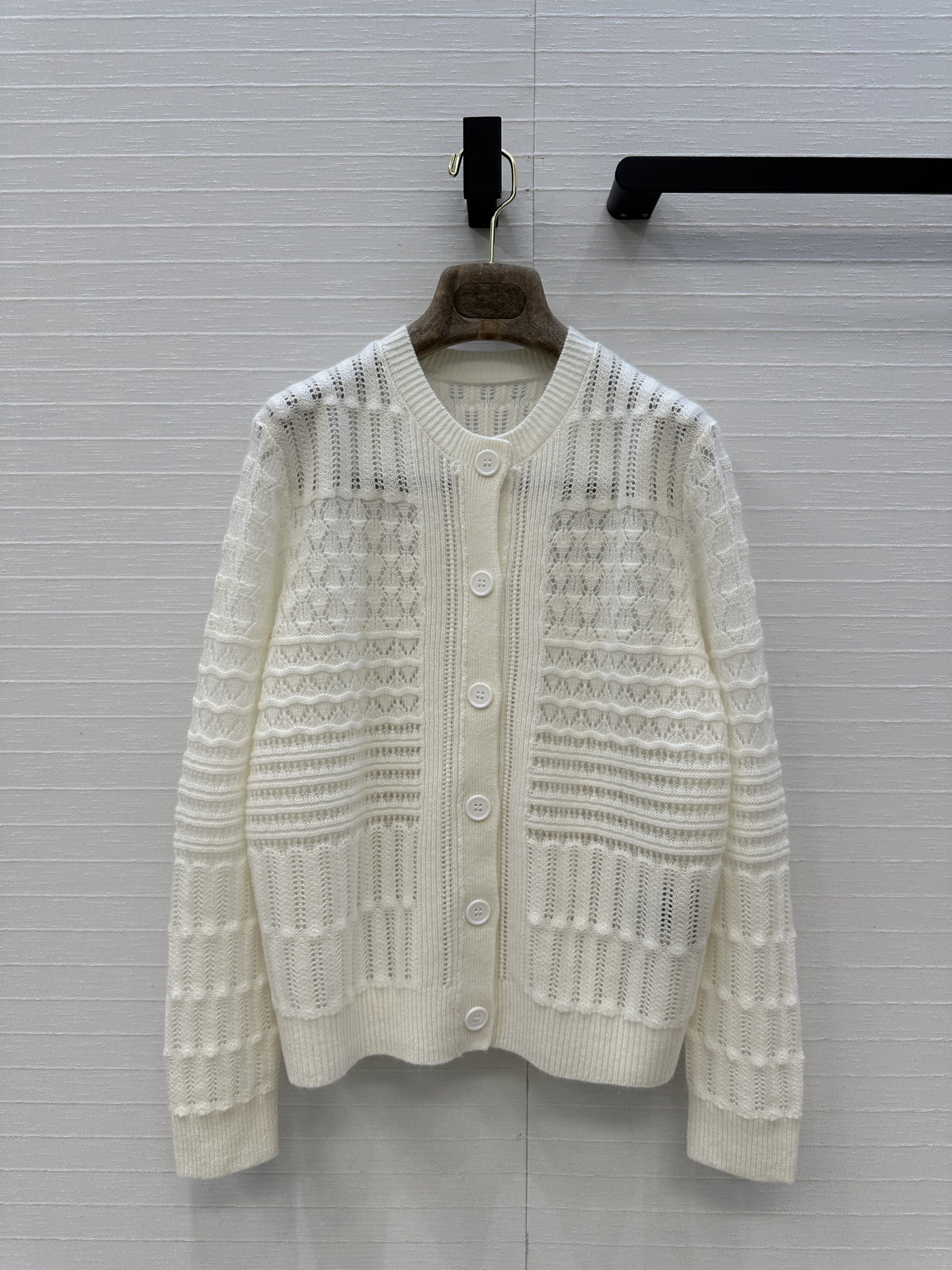 爆款推荐❤️高端品质，Loro Piana高智感穿搭❤️25s早秋新品白月光羊绒钩织外套，镂空立体勾织花