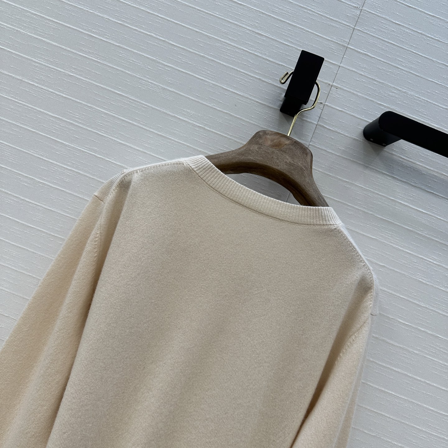 独家首发❤️高端品质，Loro Piana高智感穿搭气质蓟花刺绣羊绒针织开衫，定位缕空刺绣精致花卉工艺 