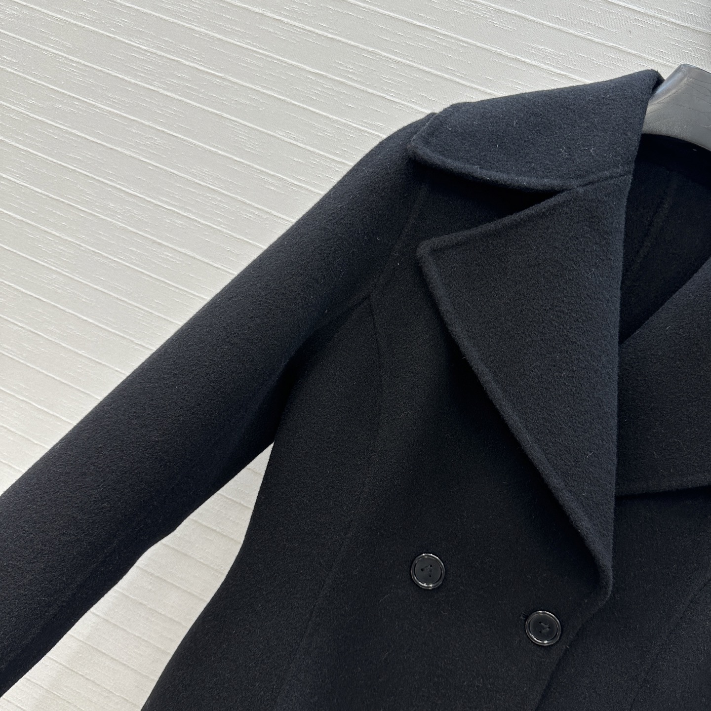 独家首发❤️高端原单品质！Alai*秋冬法式复古穿搭手工羊绒大衣外套！利落有型大翻领 双排扣设计A摆剪裁