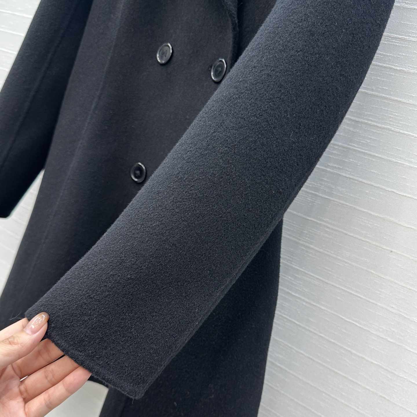 独家首发❤️高端原单品质！Alai*秋冬法式复古穿搭手工羊绒大衣外套！利落有型大翻领 双排扣设计A摆剪裁