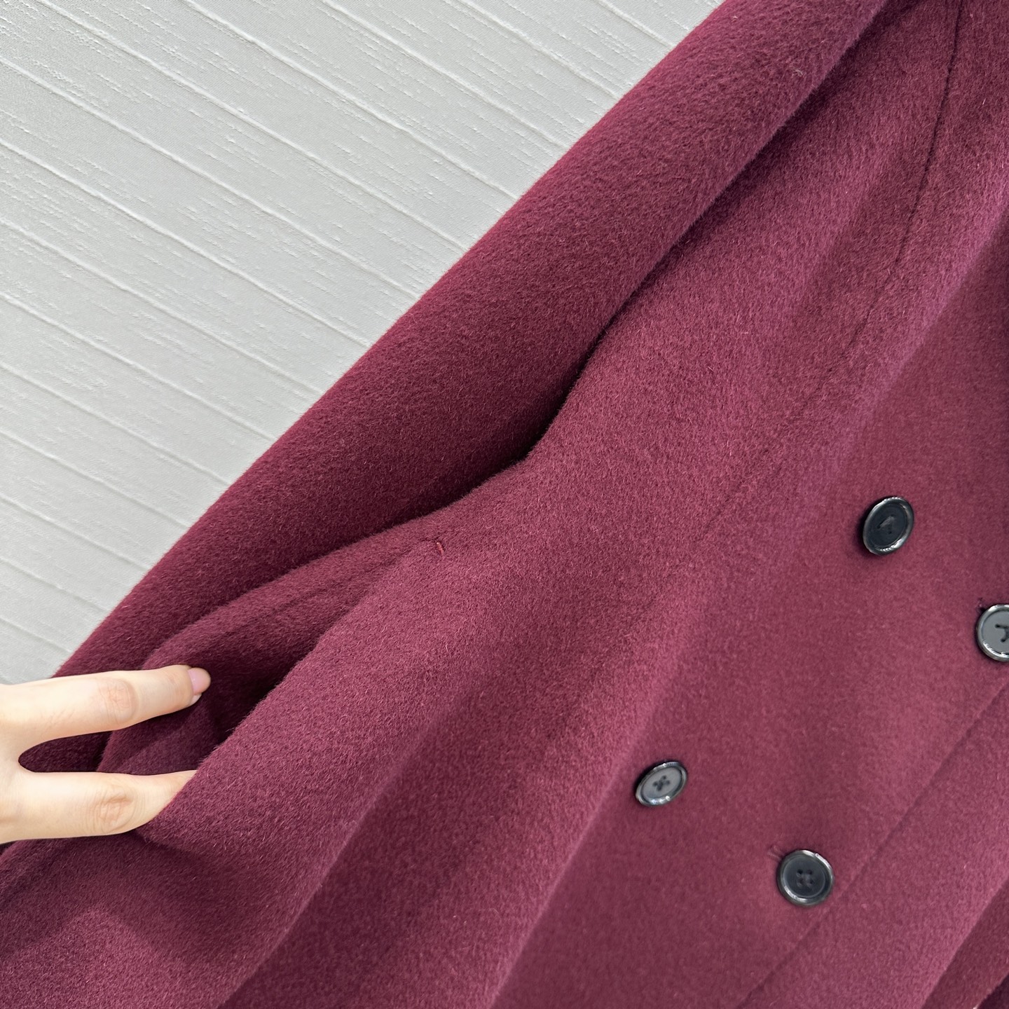 独家首发❤️高端原单品质！Alai*秋冬法式复古穿搭手工羊绒大衣外套！利落有型大翻领 双排扣设计A摆剪裁