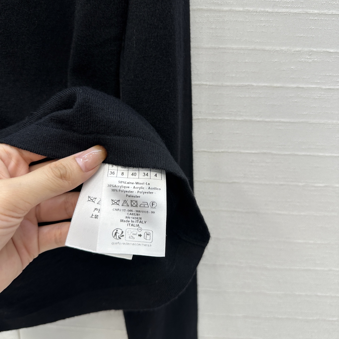 爆单推荐❤️Dio*经典回归人手必备的羊毛针织打底衫！定制CD刺绣标志低调奢华。气质高领修身版型不挑人精