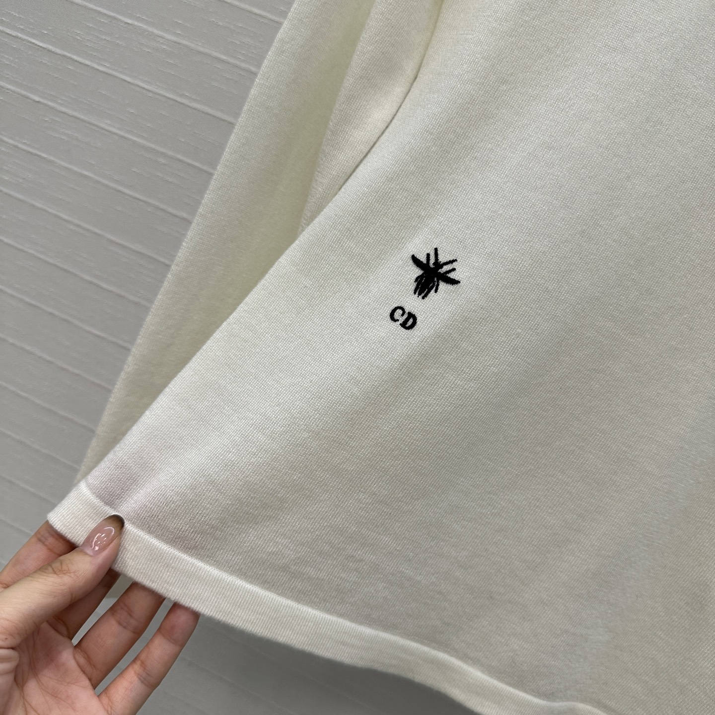 爆单推荐❤️Dio*经典回归人手必备的羊毛针织打底衫！定制CD刺绣标志低调奢华。气质高领修身版型不挑人精