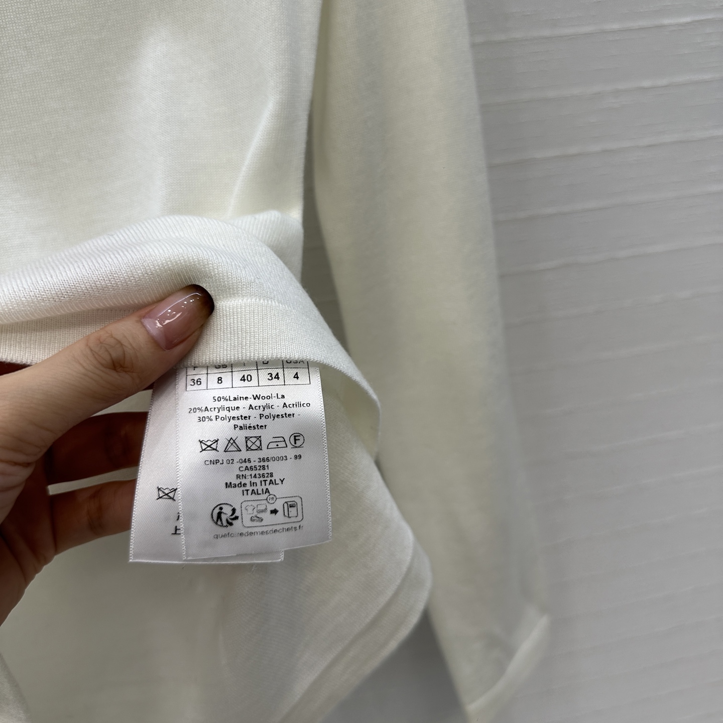 爆单推荐❤️Dio*经典回归人手必备的羊毛针织打底衫！定制CD刺绣标志低调奢华。气质高领修身版型不挑人精