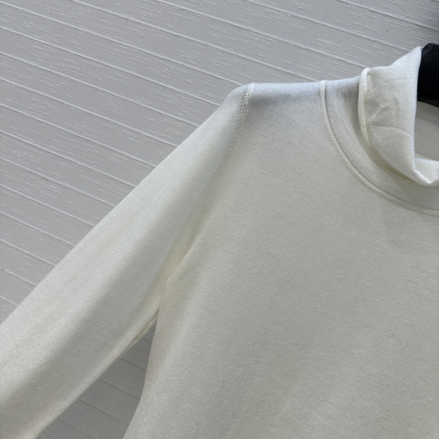 爆单推荐❤️Alai*秋冬人手必备的羊毛针织打底衫！后领定制刺绣标志低调奢华。气质高领修身版型不挑人精致