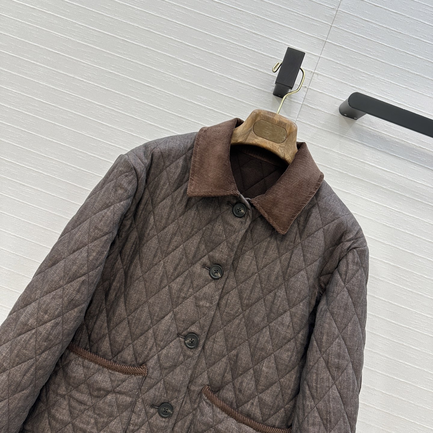 独家首发❤️高端品质，Loro Piana复古优雅老钱风穿搭，菱形绗缝绒面亚麻棉服外套，灯芯绒领边拼接设