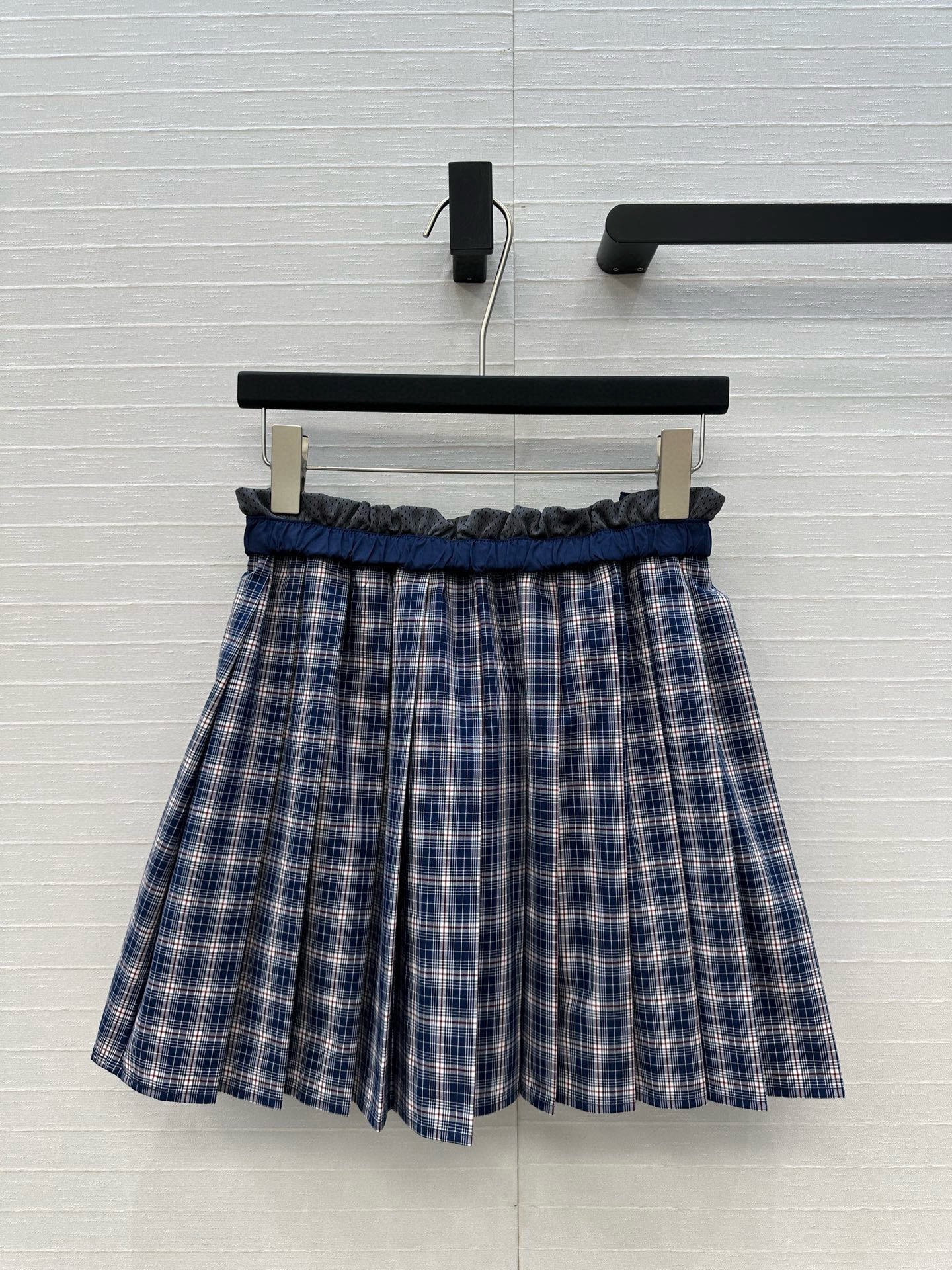 原单品质🌸miu系少女穿搭！L’Été系列蓝调格纹短半裙，定制透气网布褶皱花边设计甜酷兼备运动减龄穿搭。