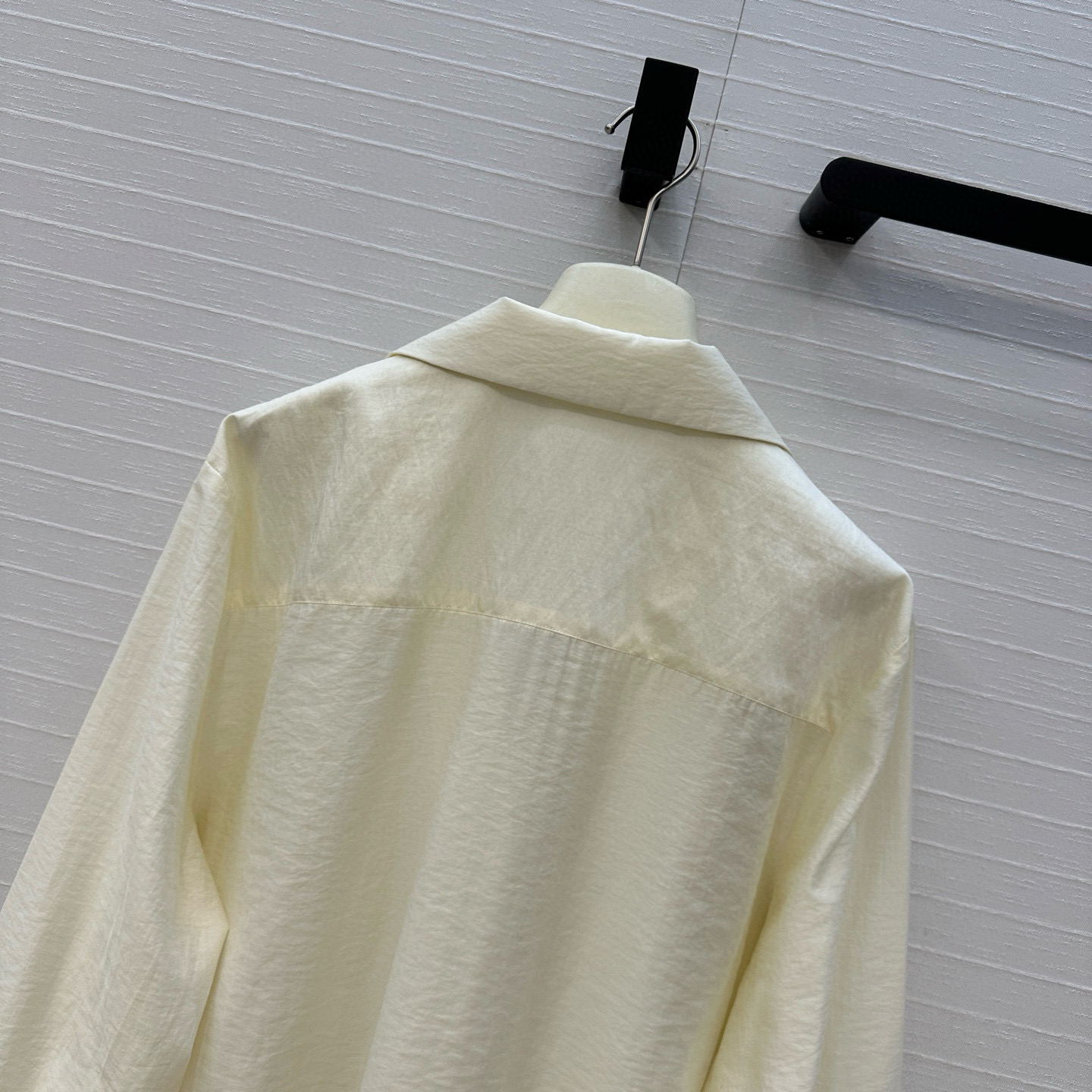 独家首发❤️强烈推荐，LW海岛度假Paula’s系列轻薄天丝绵翻领衬衫，防晒空调房必备叠穿必备，立体牙刷