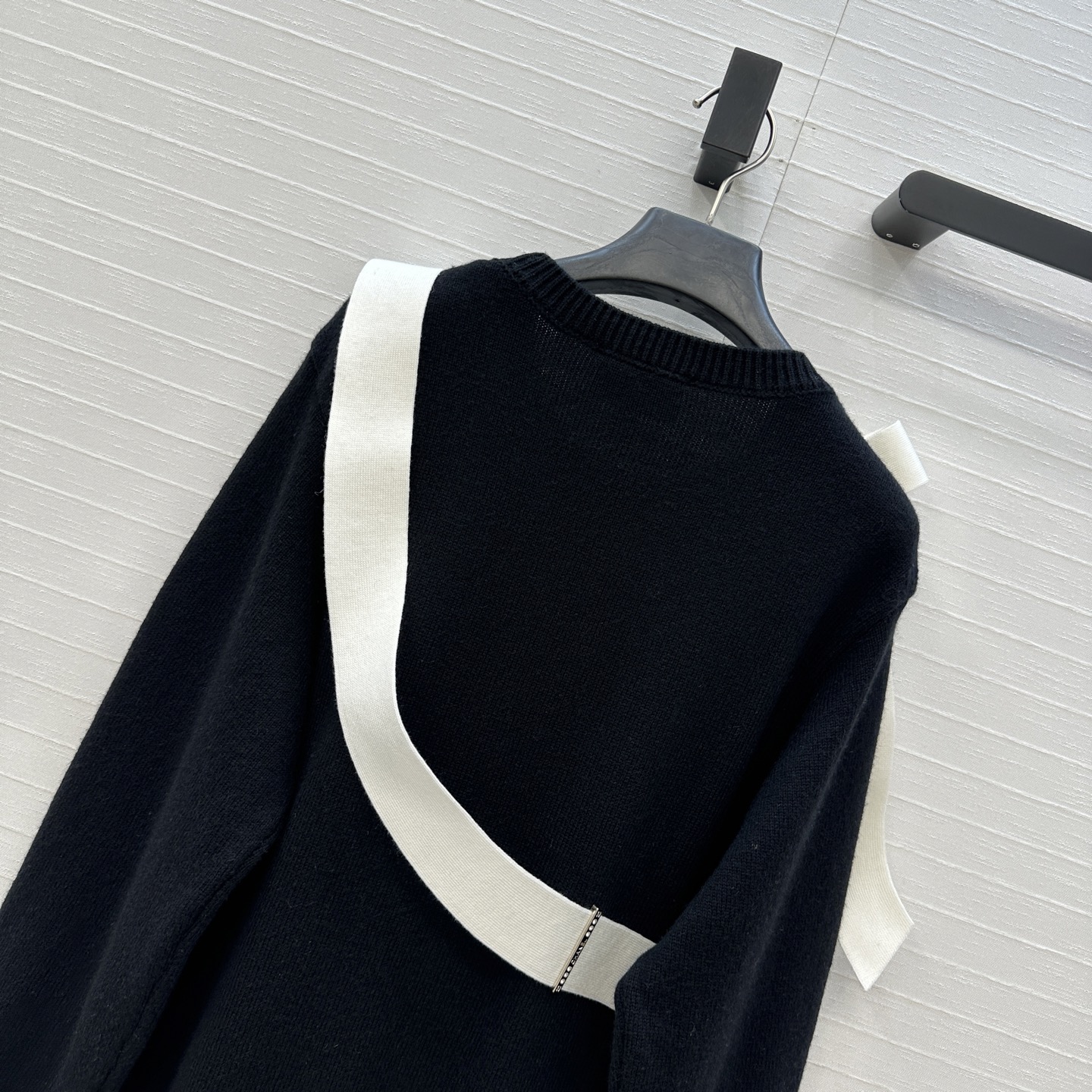 独家首发❤️高端原单品质，Coco25k新品黑白蝴蝶结🎀元素针织毛衣裙，进口混纺纱线质感细腻柔软。蝴蝶结