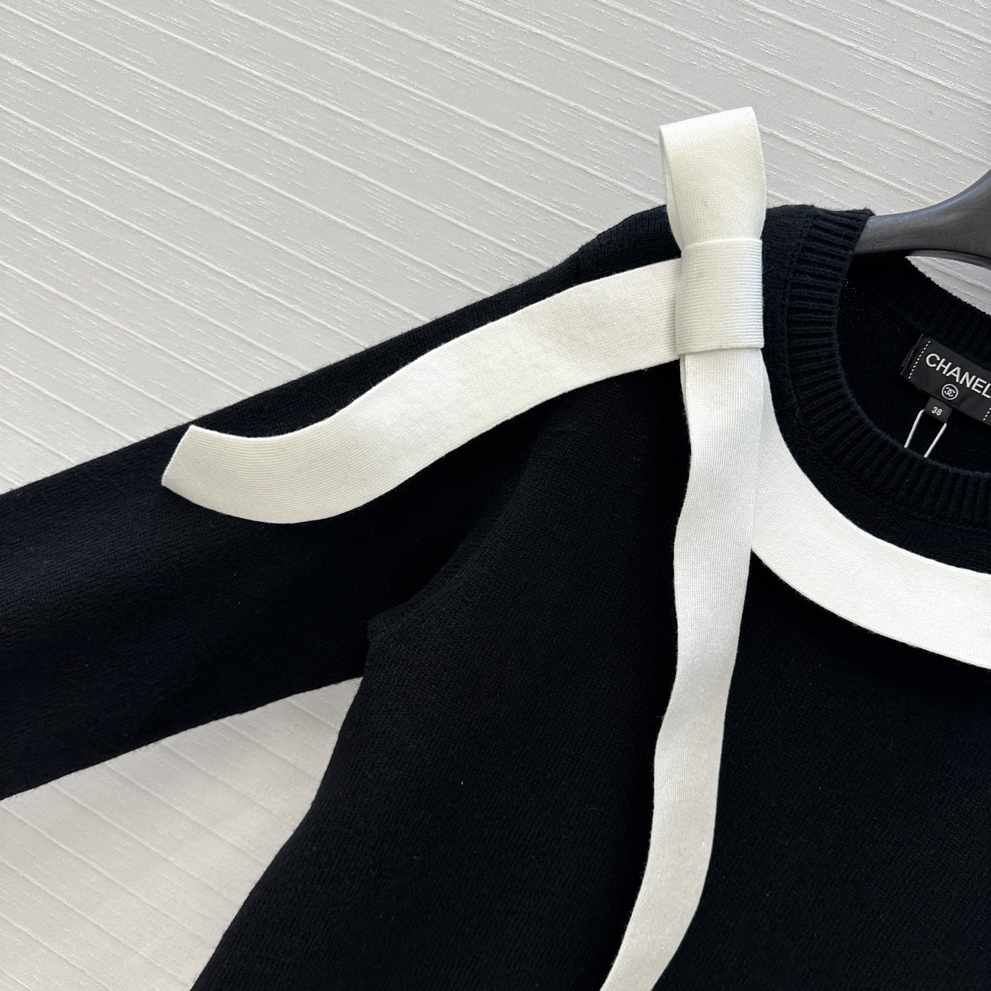 独家首发❤️高端原单品质，Coco25k新品黑白蝴蝶结🎀元素针织毛衣裙，进口混纺纱线质感细腻柔软。蝴蝶结