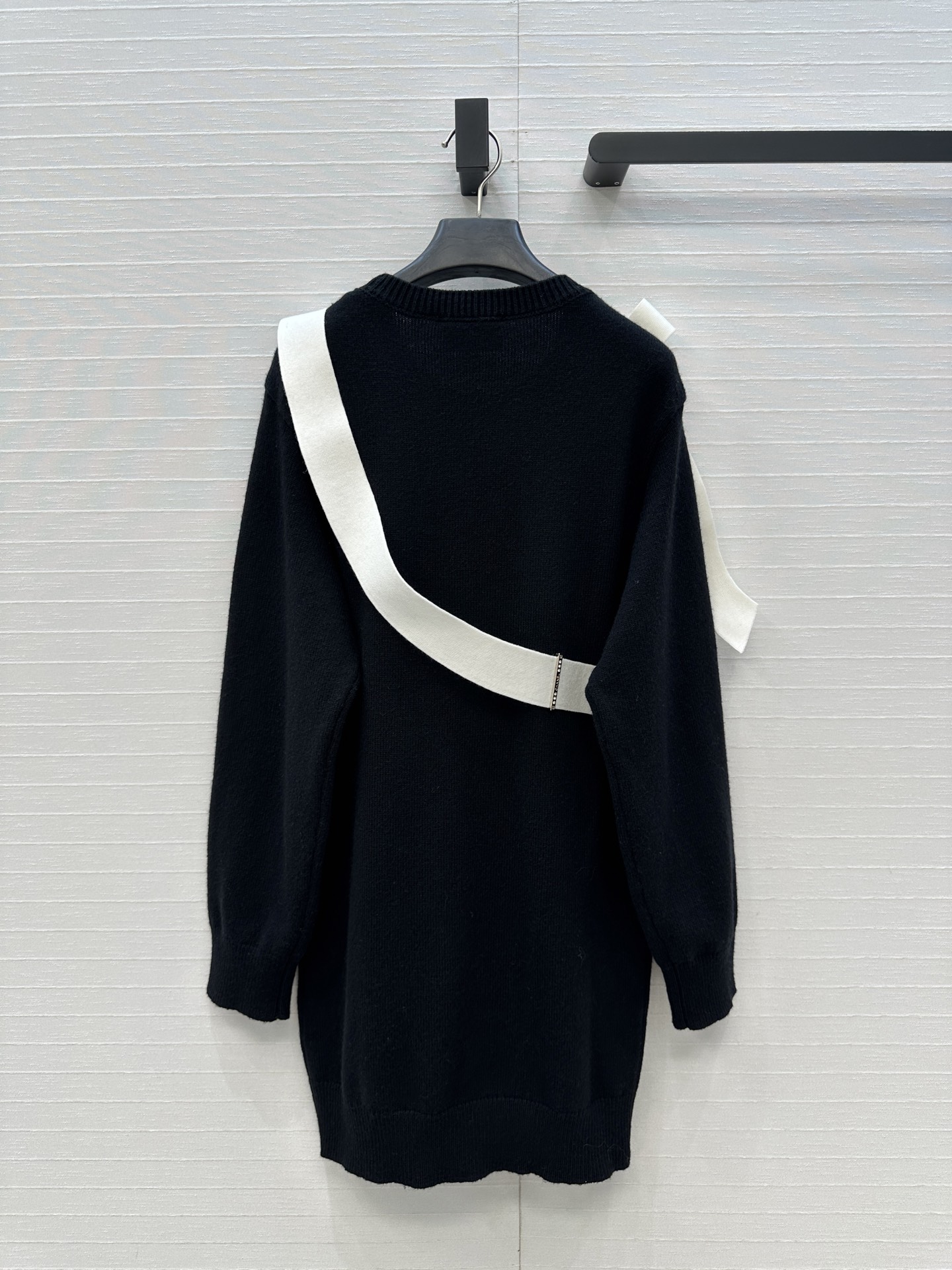 独家首发❤️高端原单品质，Coco25k新品黑白蝴蝶结🎀元素针织毛衣裙，进口混纺纱线质感细腻柔软。蝴蝶结