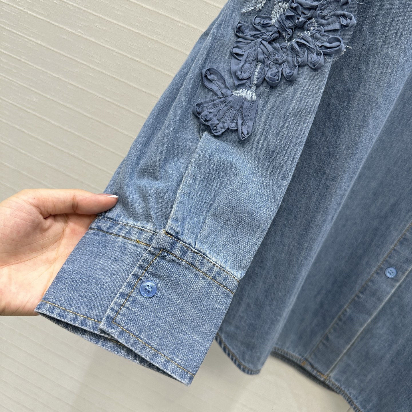 高端原单品质❤️Es蕾丝之王！高定蕾丝绣花拼接丝棉衬衫！重工艺定位立体盘花刺绣工艺精致高级！进口面料细腻