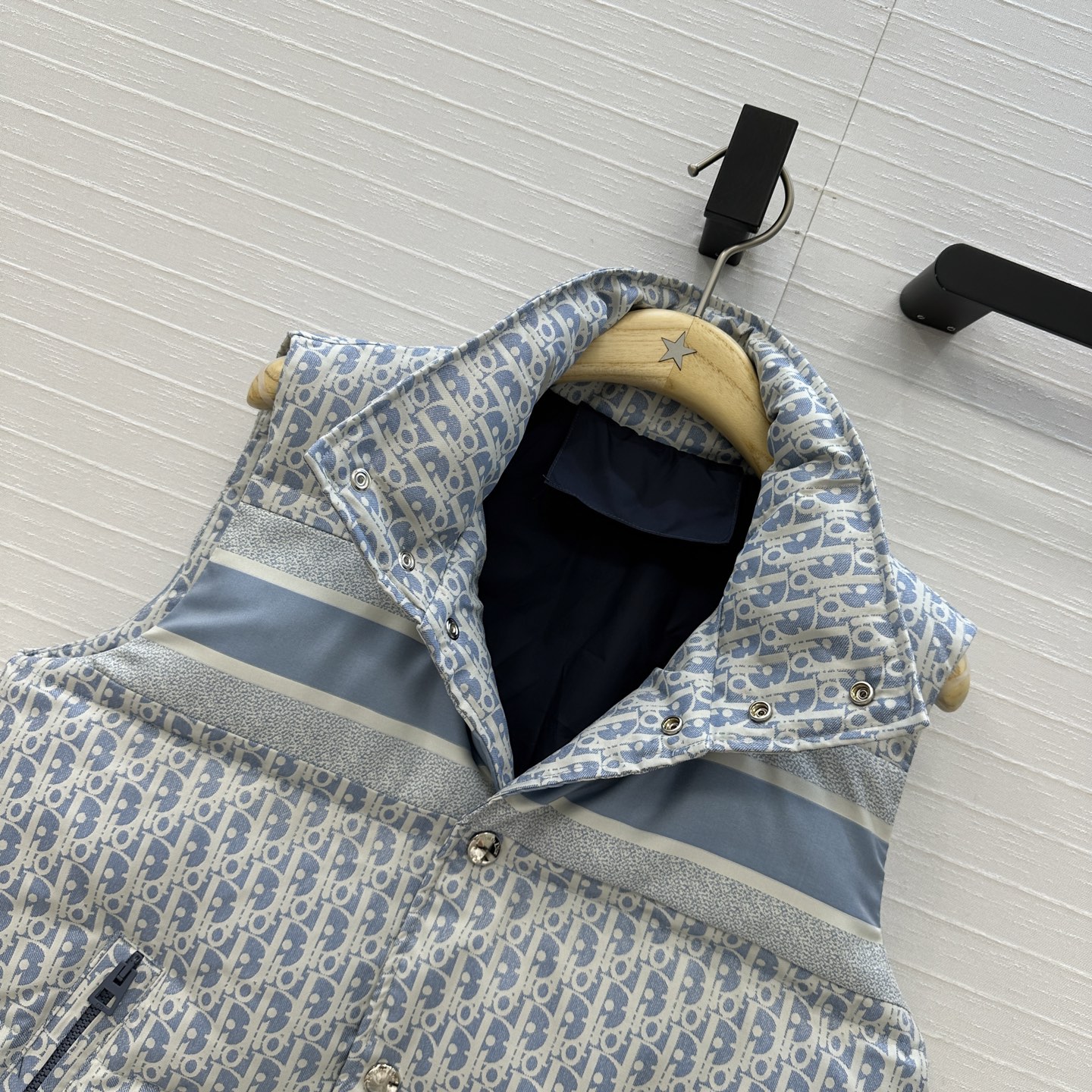 爆款推荐❤️原单品质MissD老花羽绒面包服马甲，定制高密度科技塔夫绸提花面料！经典立领H版型帅气又拉风