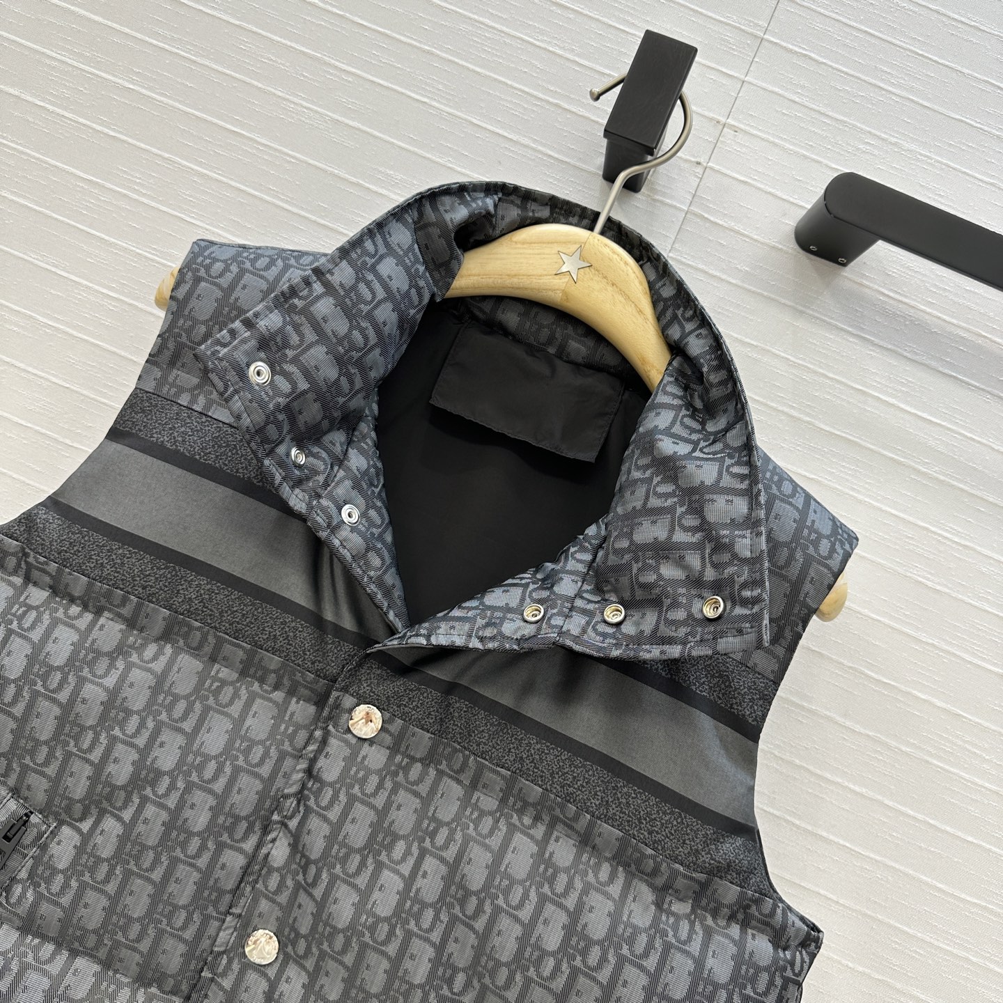 爆款推荐❤️原单品质MissD老花羽绒面包服马甲，定制高密度科技塔夫绸提花面料！经典立领H版型帅气又拉风