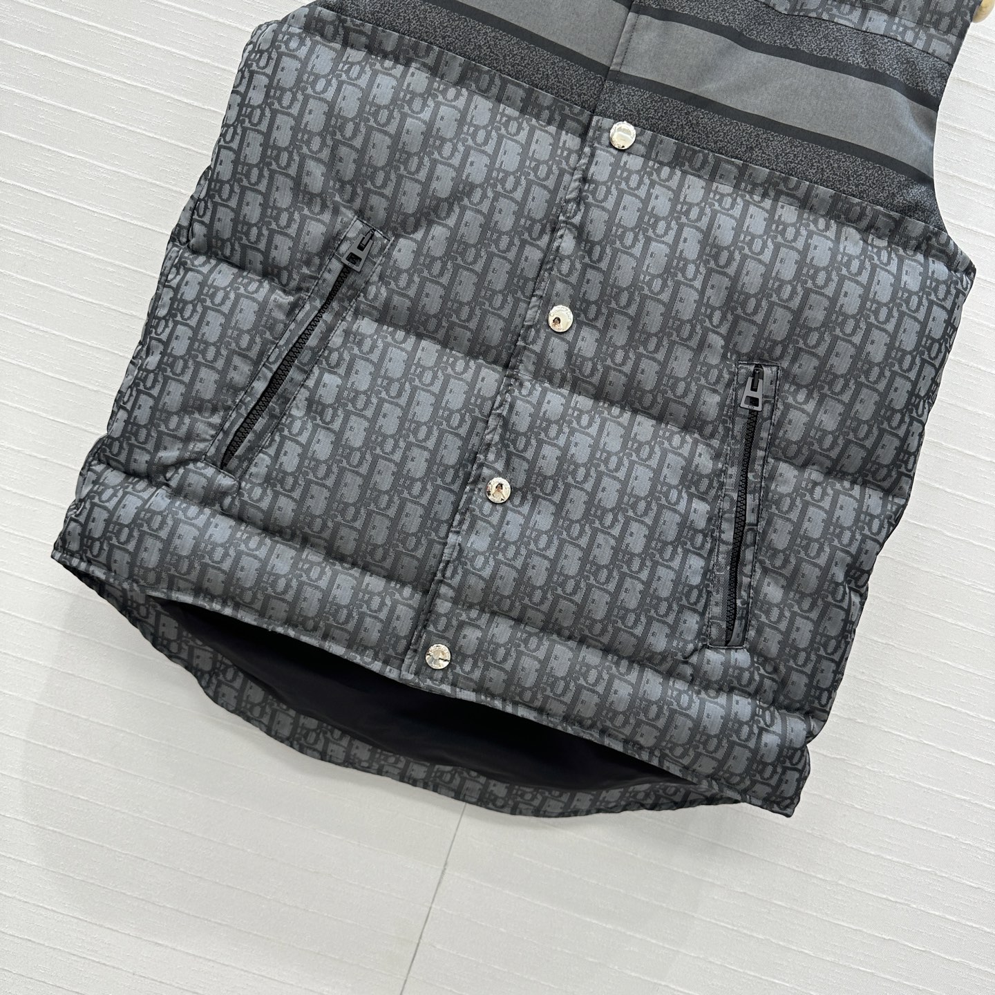 爆款推荐❤️原单品质MissD老花羽绒面包服马甲，定制高密度科技塔夫绸提花面料！经典立领H版型帅气又拉风