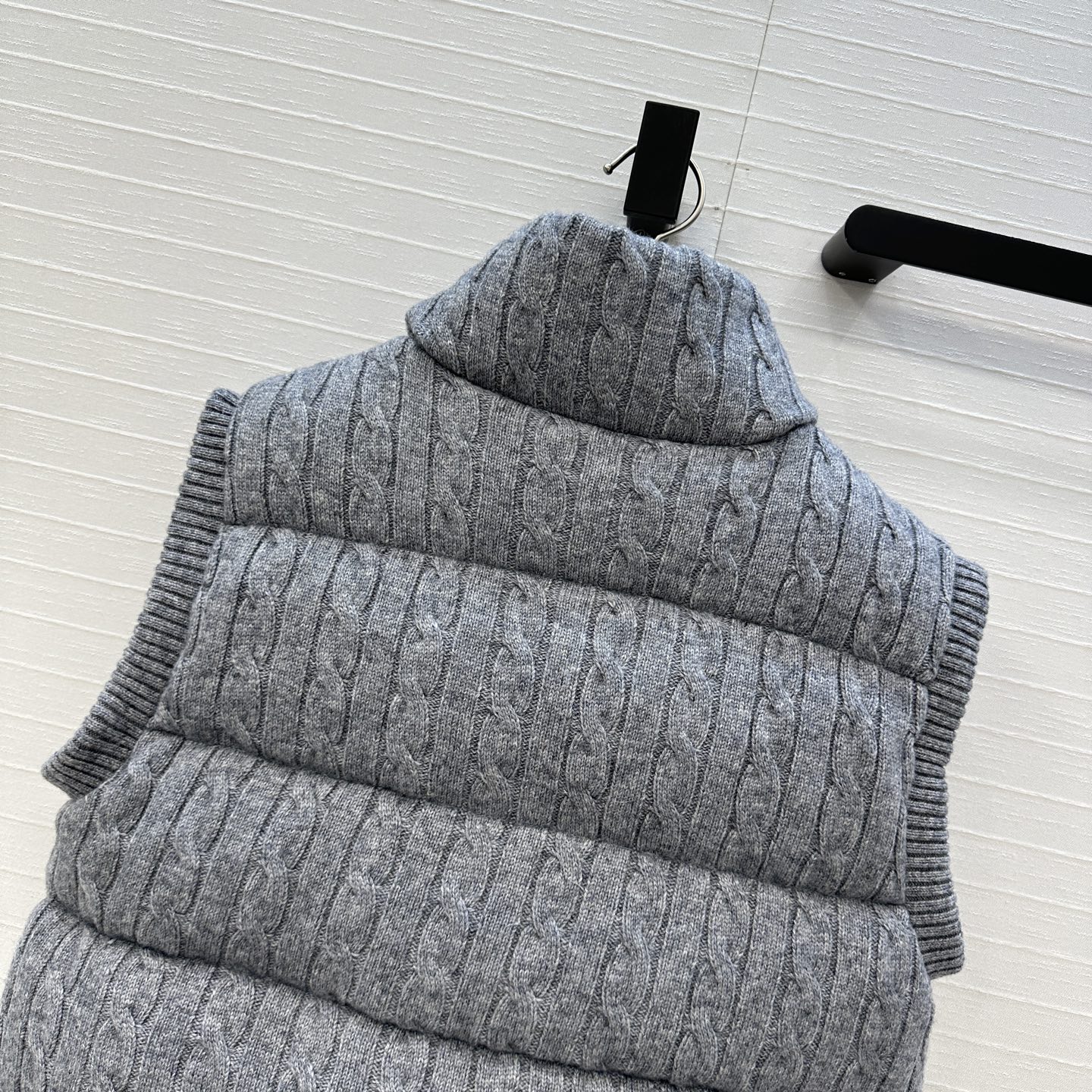 爆单推荐❤️RL拉夫*早秋新品羊毛绞花针织羽绒马甲，代购爆款！标志性徽标刺绣图案，经典立领拉链H版型百搭