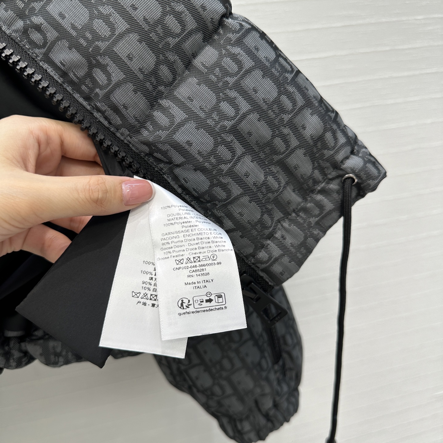 爆款推荐❤️MissD 滑雪系列老花冲锋衣羽绒外套，定制高密度科技塔夫绸提花面料！抽绳设计经典连帽宽松面