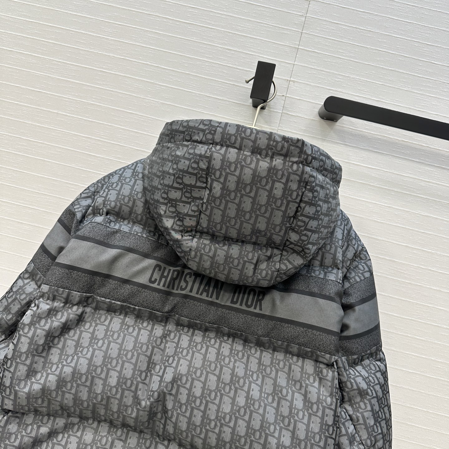 爆款推荐❤️MissD 滑雪系列老花冲锋衣羽绒外套，定制高密度科技塔夫绸提花面料！抽绳设计经典连帽宽松面