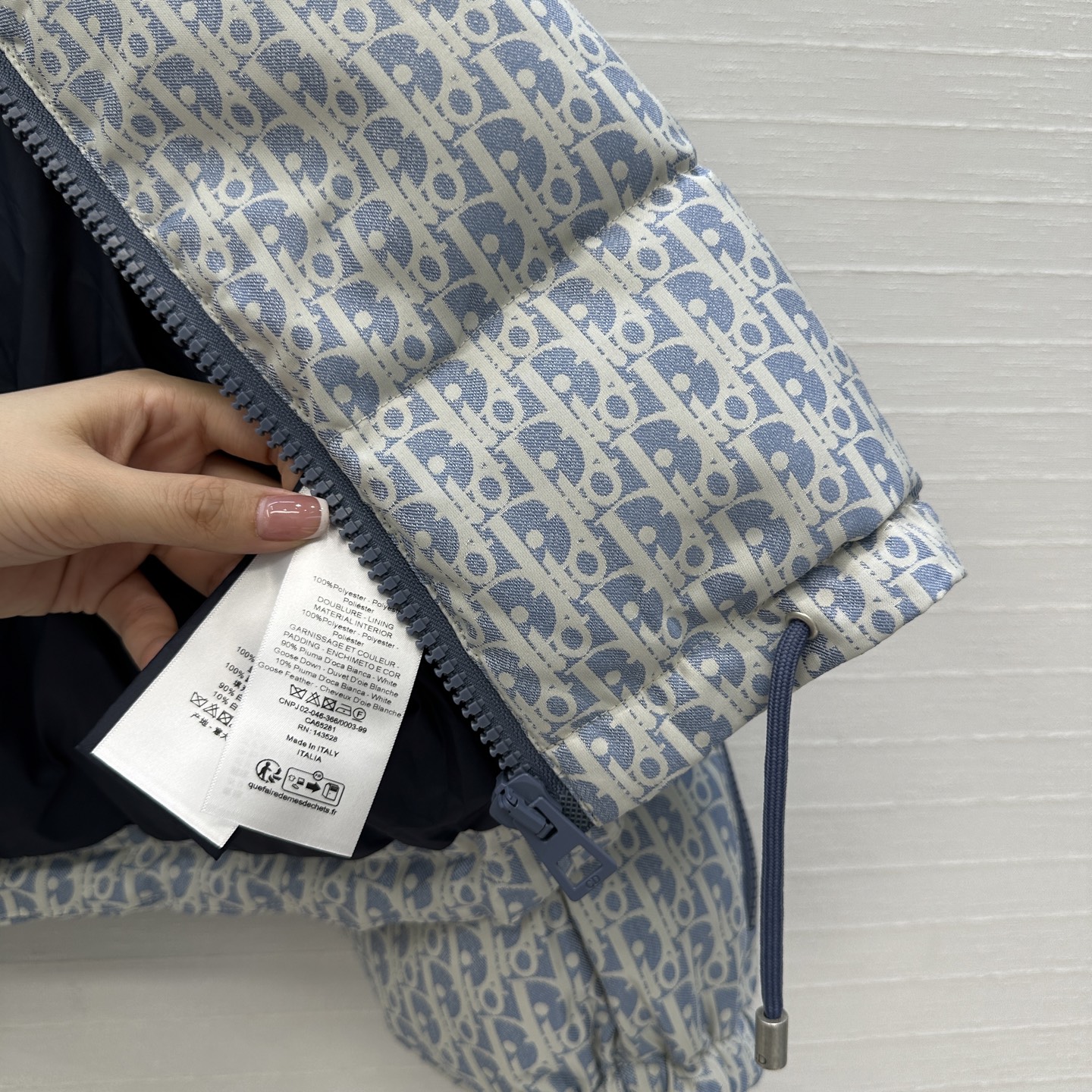 爆款推荐❤️MissD 滑雪系列老花冲锋衣羽绒外套，定制高密度科技塔夫绸提花面料！抽绳设计经典连帽宽松面