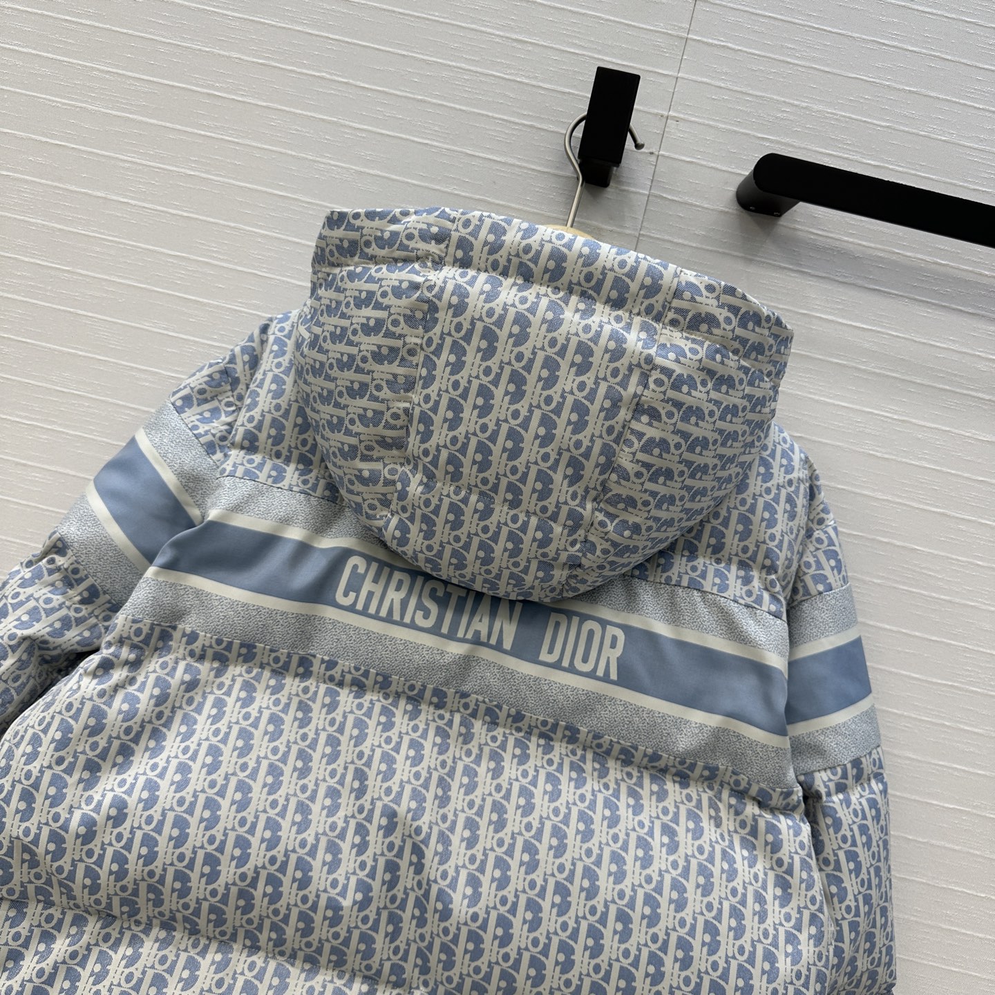 爆款推荐❤️MissD 滑雪系列老花冲锋衣羽绒外套，定制高密度科技塔夫绸提花面料！抽绳设计经典连帽宽松面