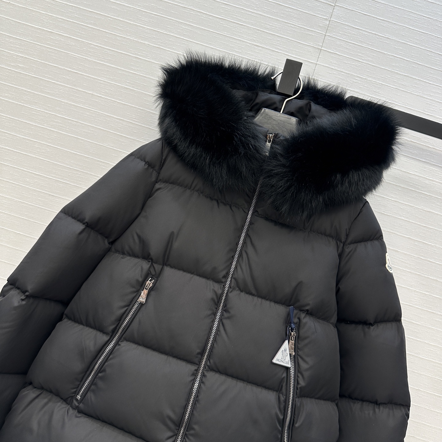 原单品质！Mo经典必入爆款Laichefur连帽羽绒服！定制狐狸🦊毛毛大毛领可拆卸！五金配件所有细节处理