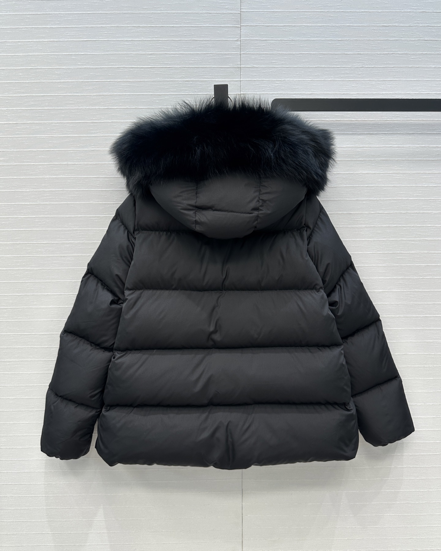 原单品质！Mo经典必入爆款Laichefur连帽羽绒服！定制狐狸🦊毛毛大毛领可拆卸！五金配件所有细节处理