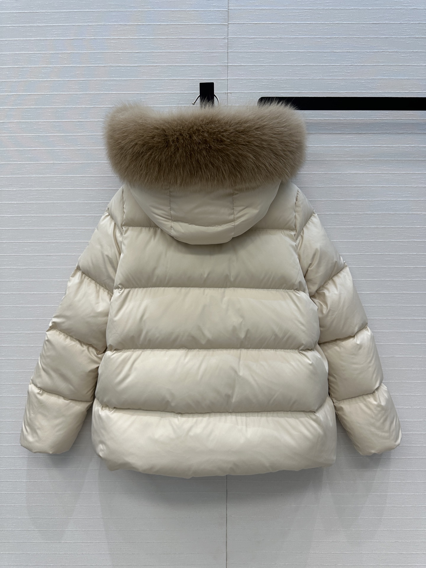 原单品质！Mo经典必入爆款Laichefur连帽羽绒服！定制狐狸🦊毛毛大毛领可拆卸！五金配件所有细节处理