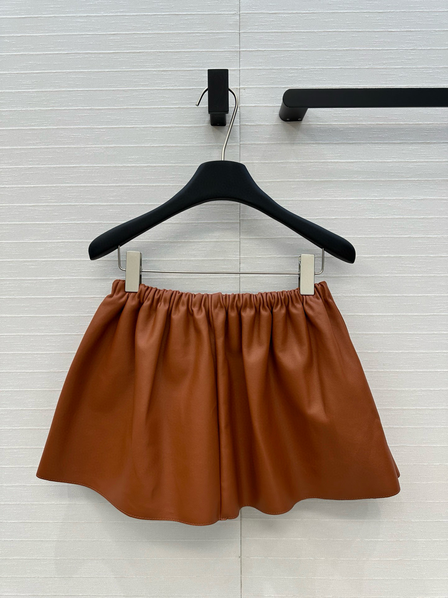 独家首发🍓高端品质控必入！miu缪系少女风气质松紧腰花苞蓬蓬短皮裙，定制顶级进口100%小羊皮，皮质肉感