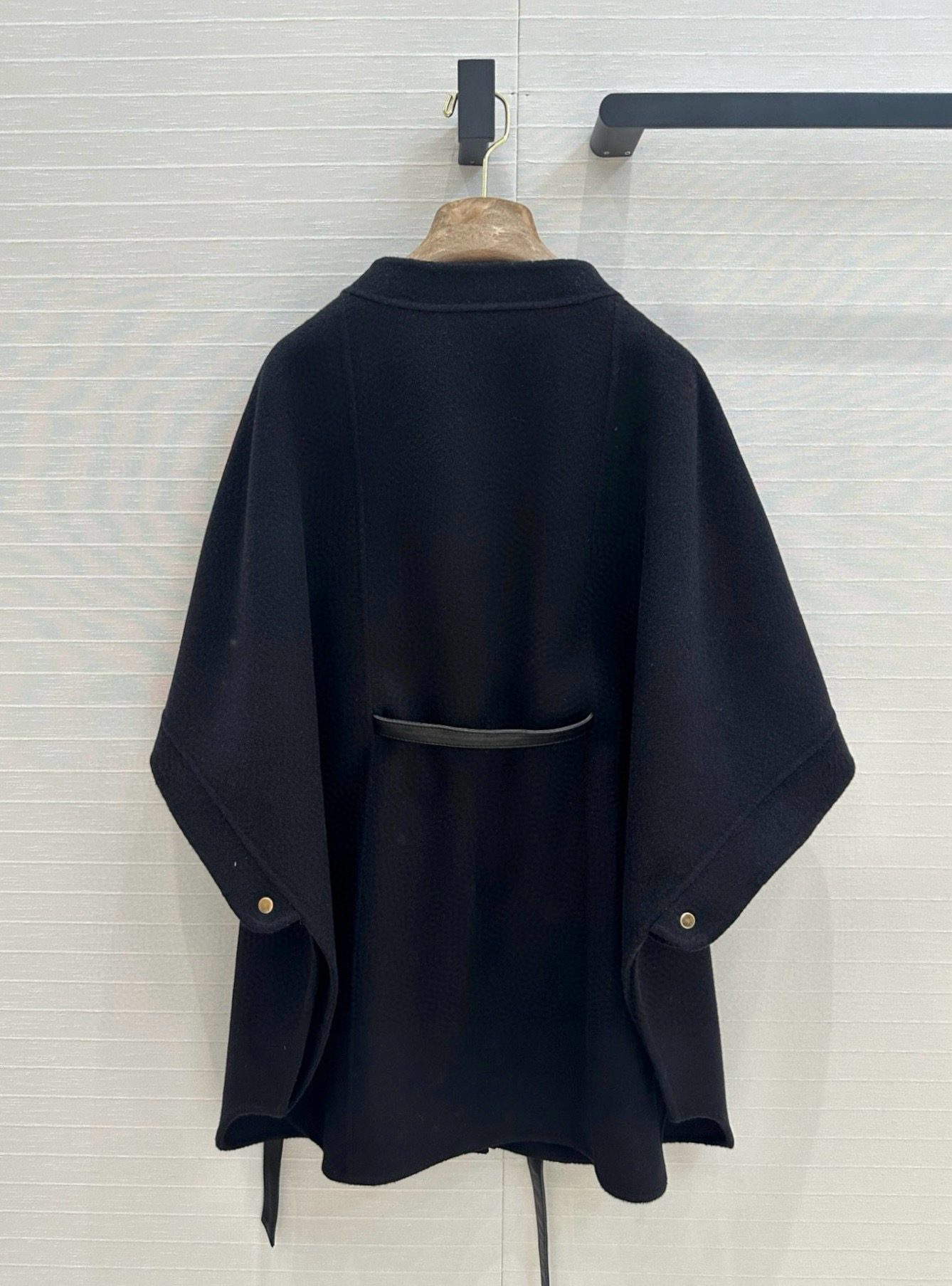 独家首发❤️高端原单品质！真皮包边羊绒斗篷大衣，进口100%绵羊皮！定制10羊绒90羊毛呢面料质感细腻挺