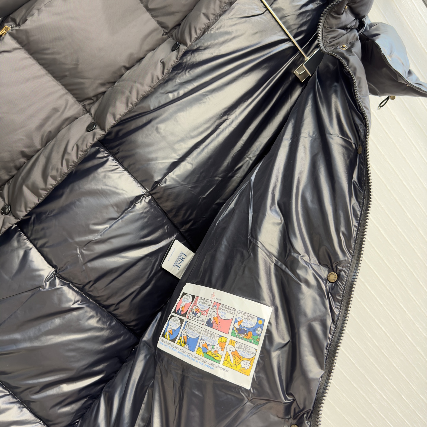 高端原单品质❤️Mo秋冬必入！经典Litte中长款羽绒服！简约廓形中长款设计及膝长度不挑个高，豆腐块面包