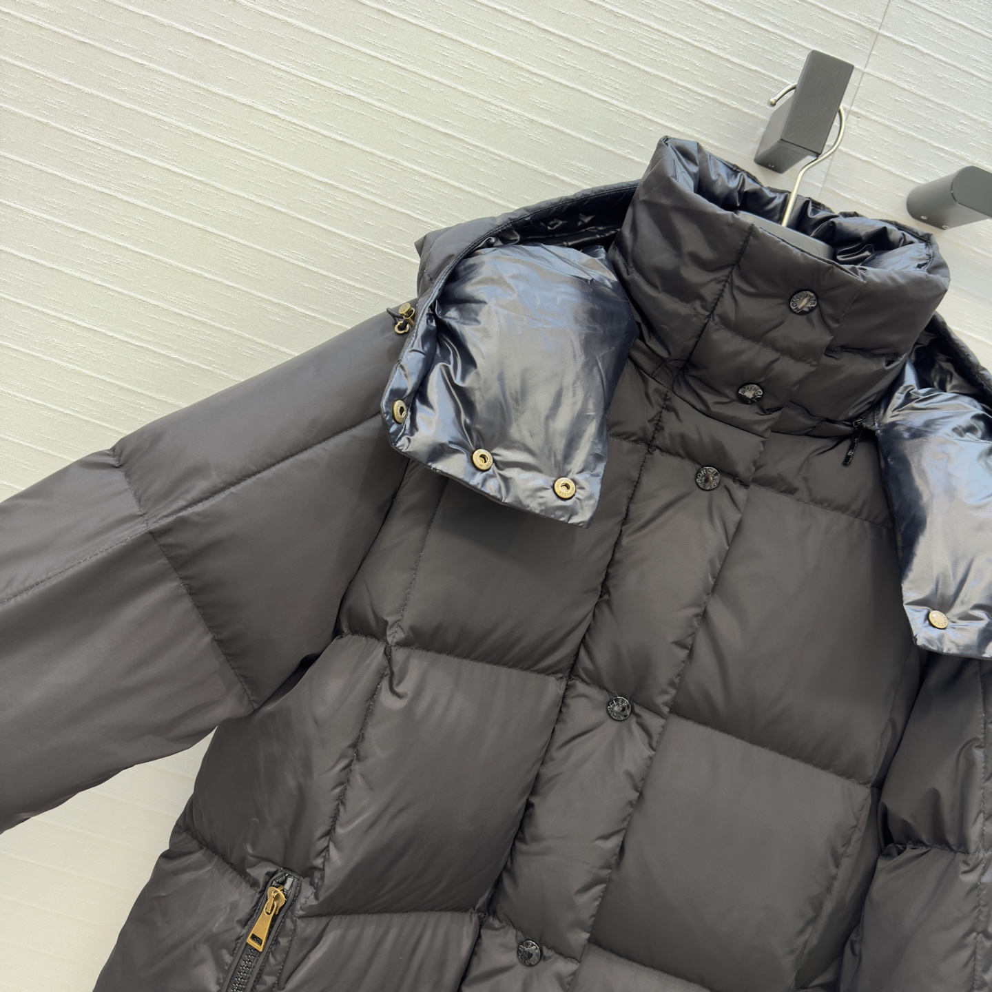 高端原单品质❤️Mo秋冬必入！经典Litte中长款羽绒服！简约廓形中长款设计及膝长度不挑个高，豆腐块面包