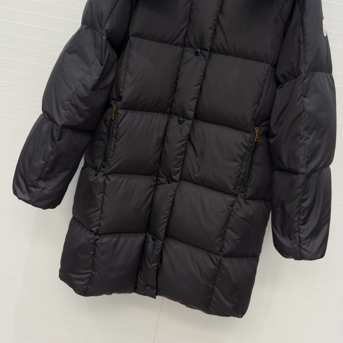 高端原单品质❤️Mo秋冬必入！经典Litte中长款羽绒服！简约廓形中长款设计及膝长度不挑个高，豆腐块面包