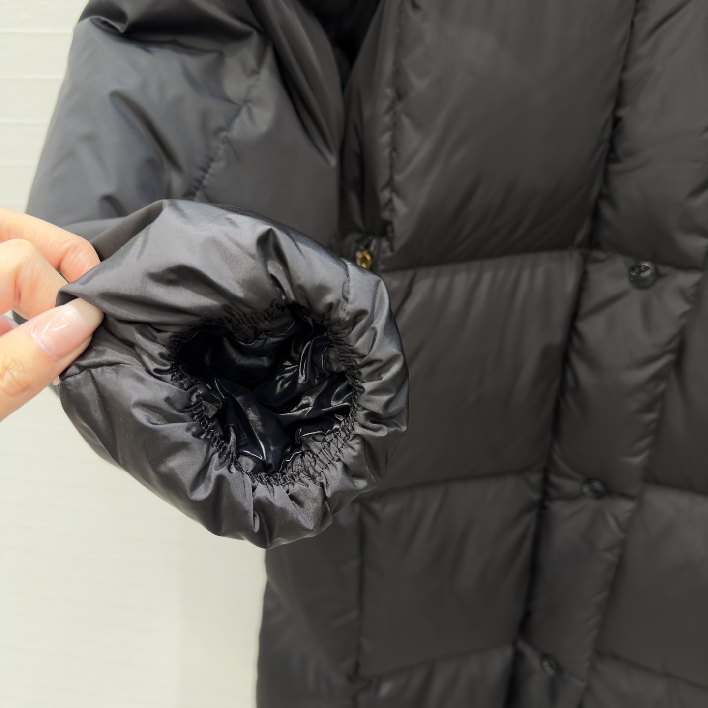 高端原单品质❤️Mo秋冬必入！经典Litte中长款羽绒服！简约廓形中长款设计及膝长度不挑个高，豆腐块面包