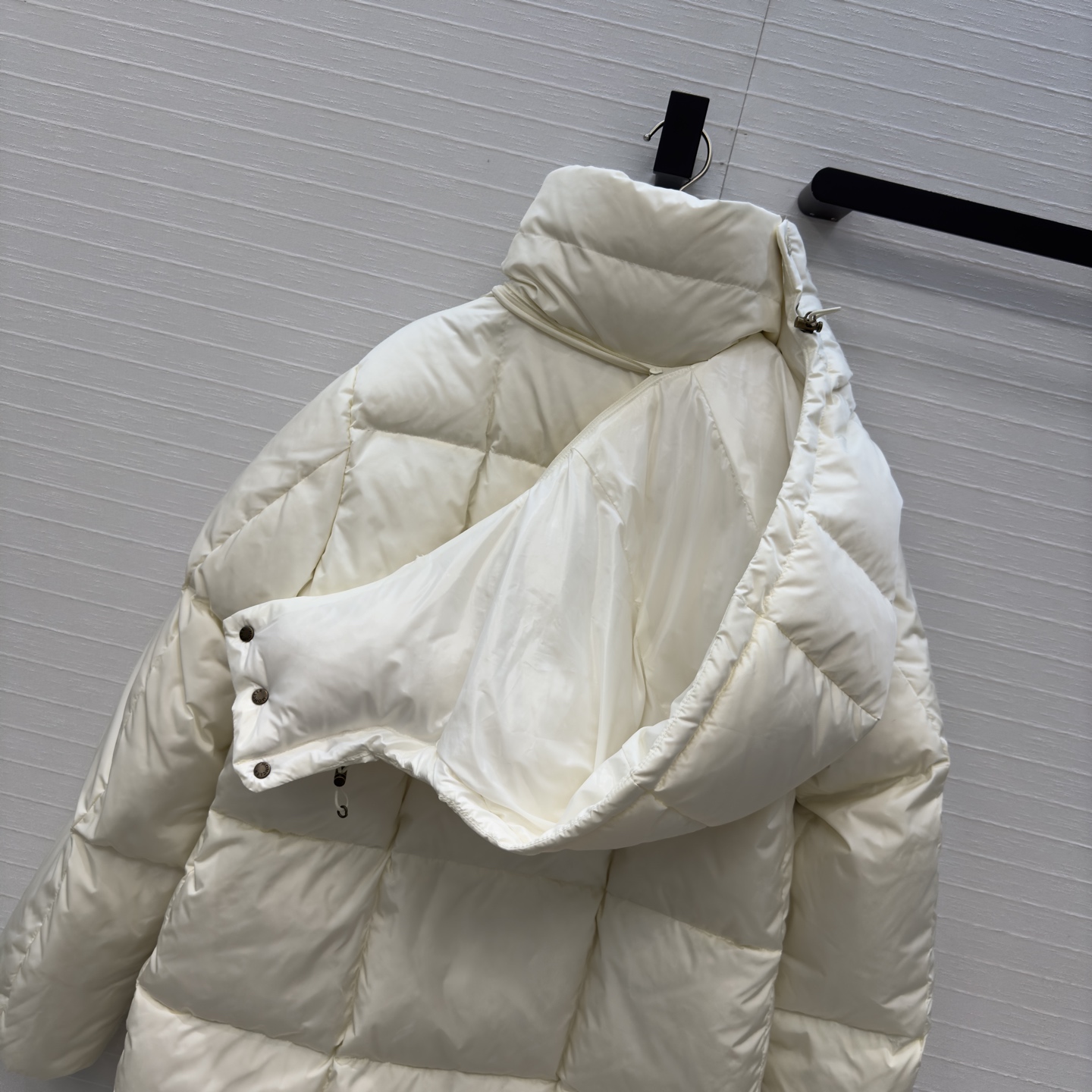 高端原单品质❤️Mo秋冬必入！经典Litte中长款羽绒服！简约廓形中长款设计及膝长度不挑个高，豆腐块面包