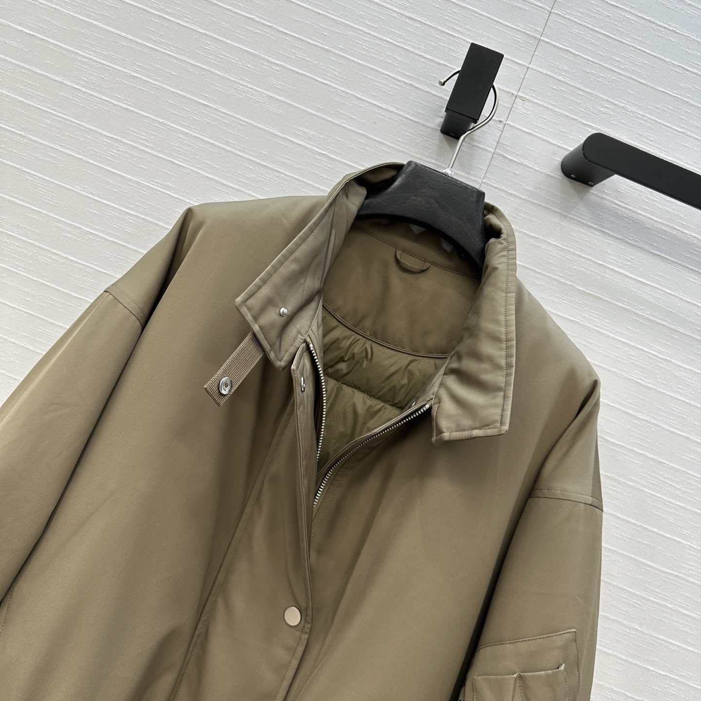 品质控必入❤️高端品质！H 家短款三醋酸夹克羽绒服！采用国标进口95白鹅绒填充更轻盈更保暖软软绵绵的蓬松